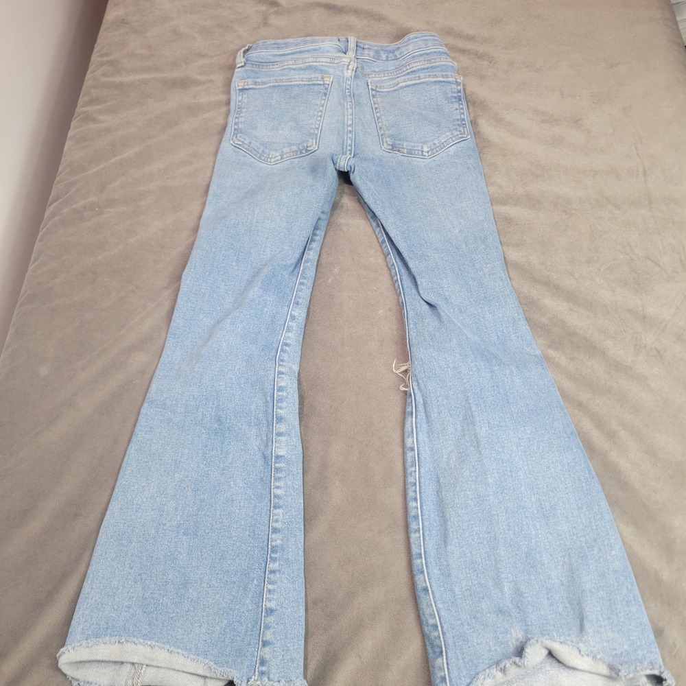 Forever 21‎ Kids Girls Light Wash Distressed Flare Leg Jeans Raw Hem Size 9/10 - Picture 8 of 9